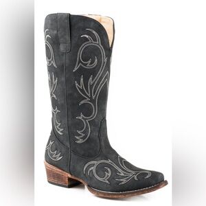 Women’s black Cowboy Boots